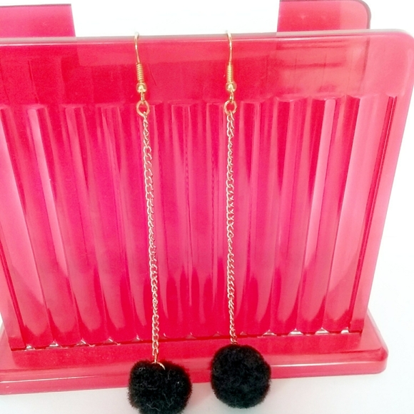 🎈3/$8 Silver or Gold Chain Pom pom Earing - Picture 3 of 6